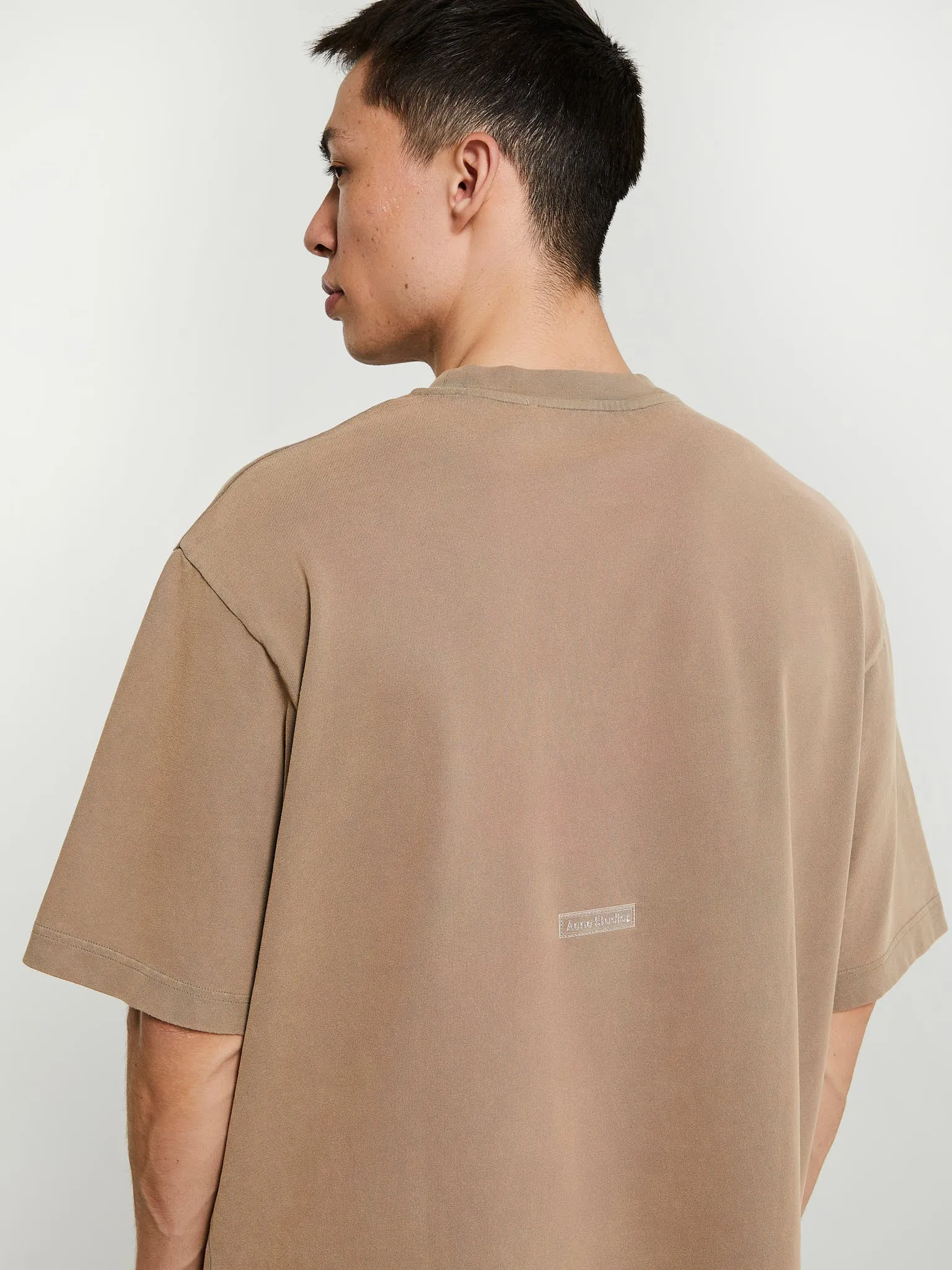 Crew Neck T-Shirt in Taupe Brown