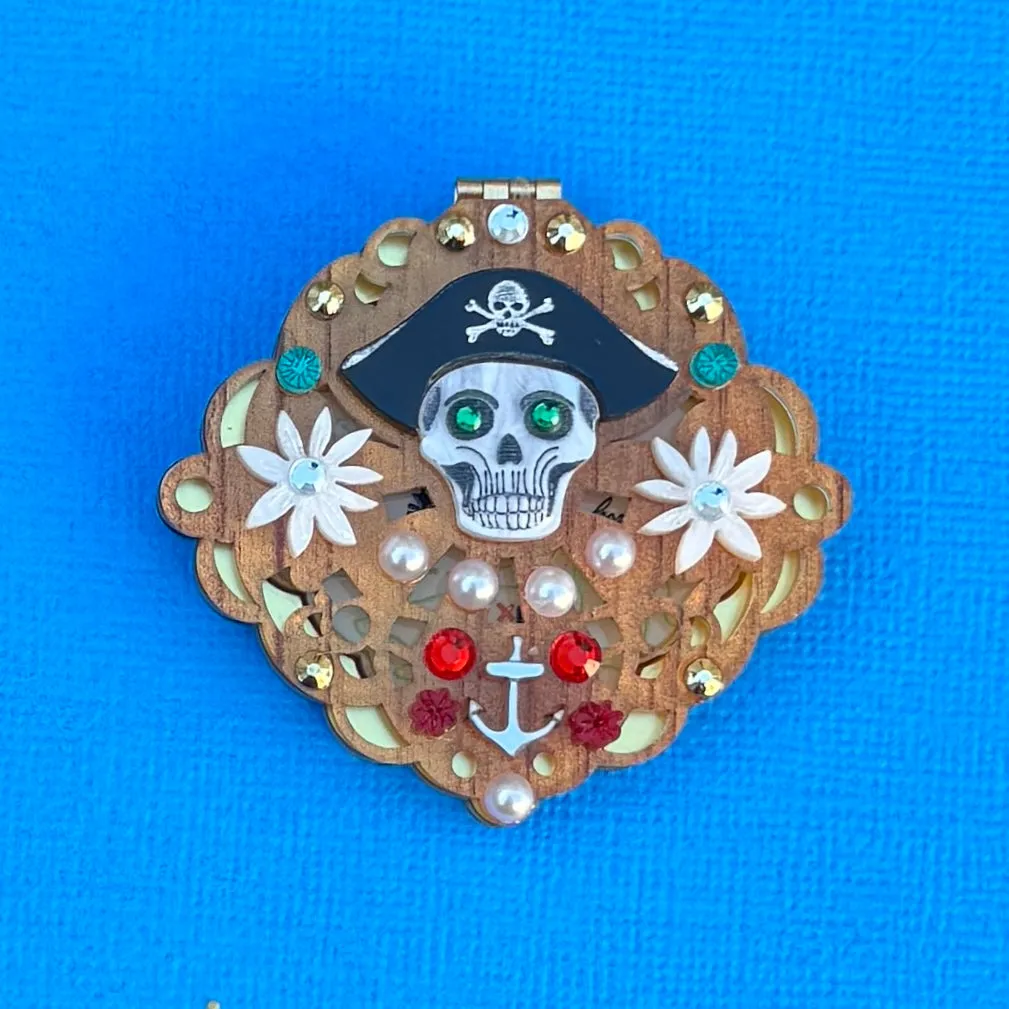 Davy Jones’ 🏴‍☠️ map - Brooch