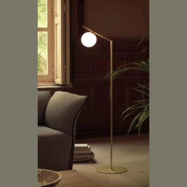 Lobo Floor Lamp