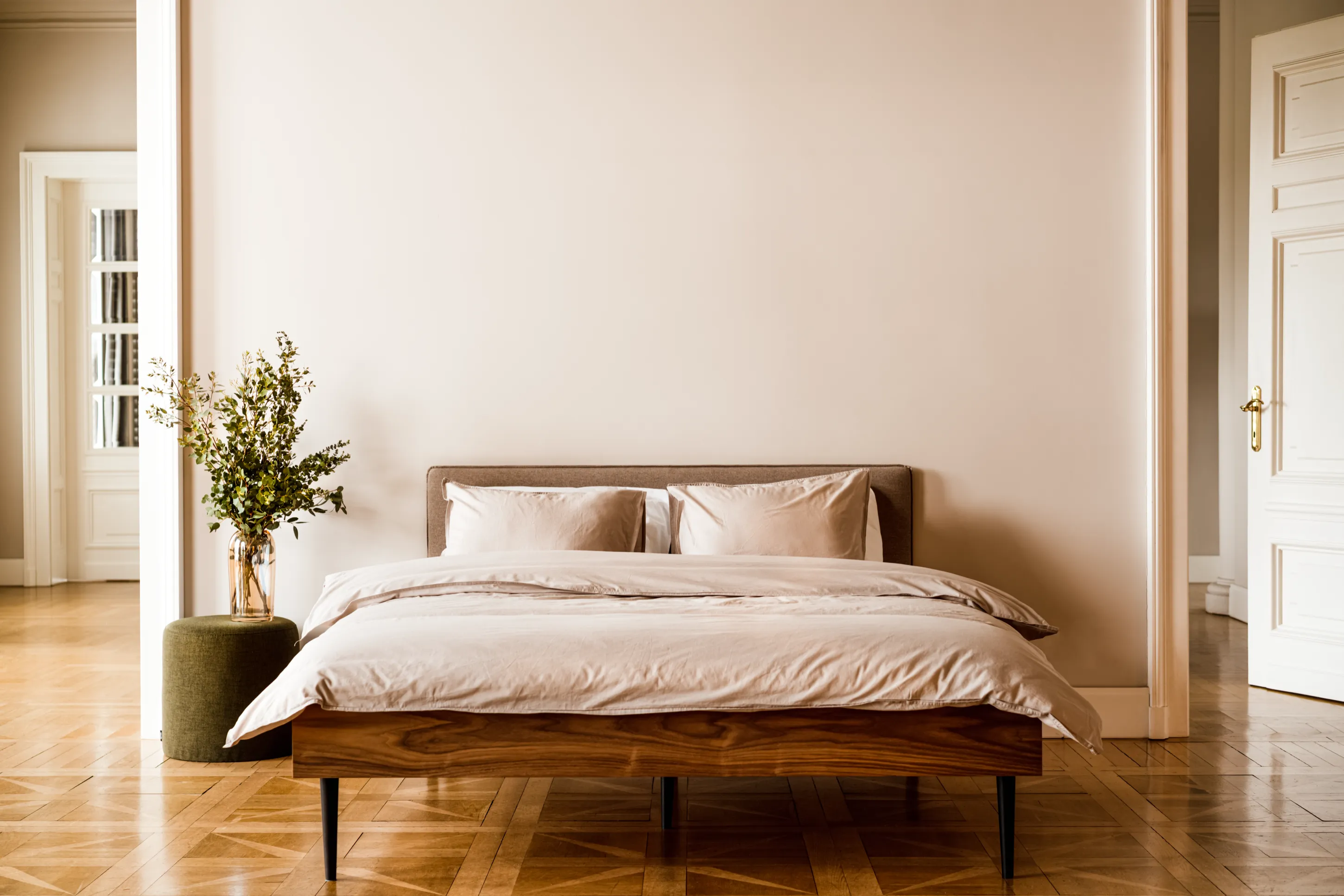 Streiko Bed Walnut