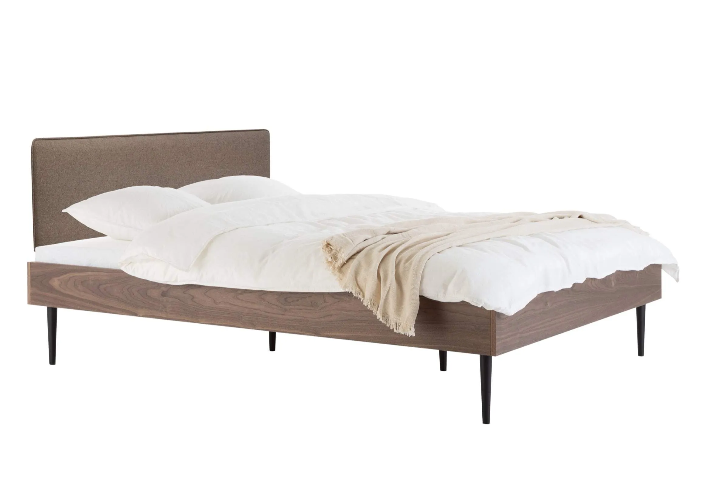 Streiko Bed Walnut