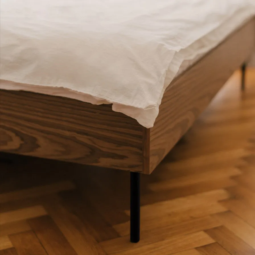 Streiko Bed Walnut