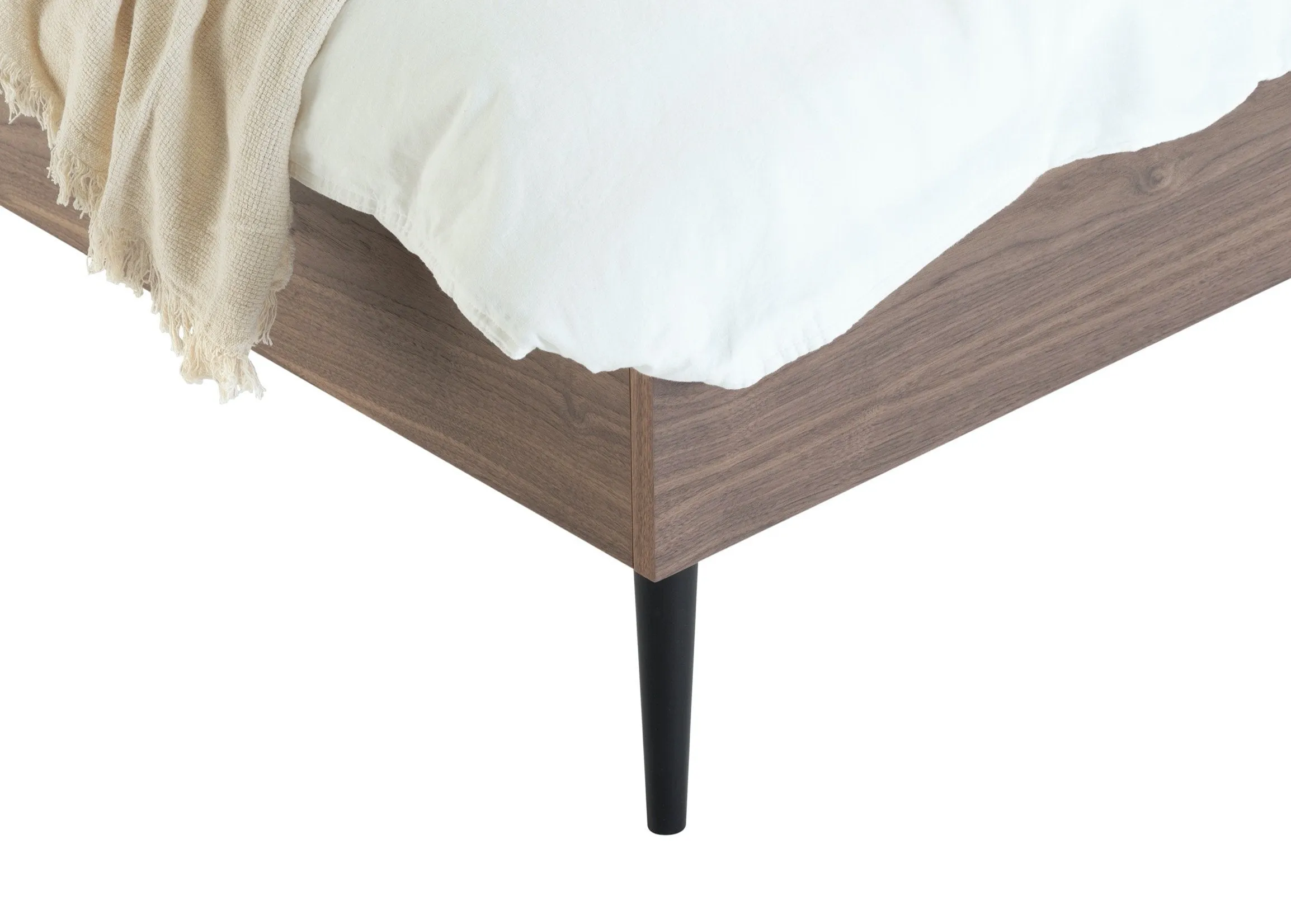 Streiko Bed Walnut